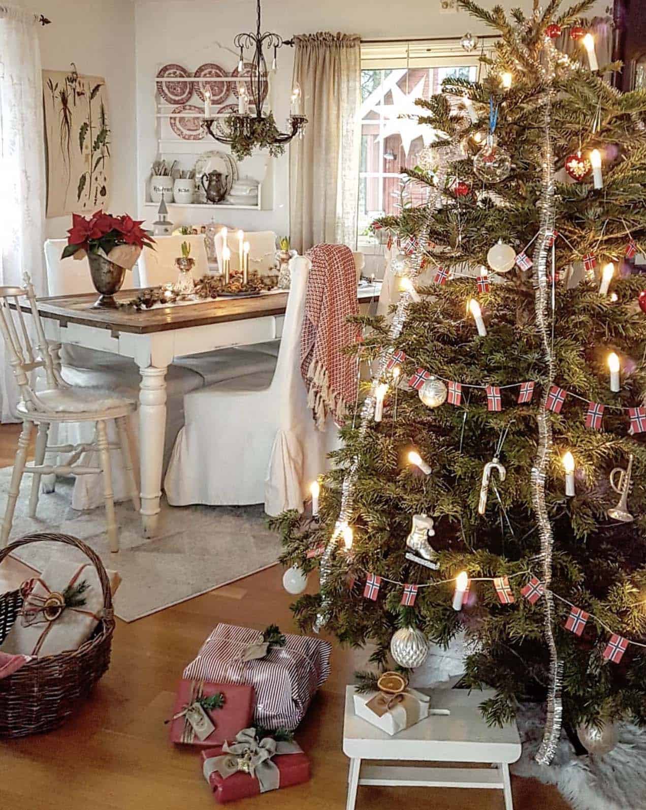 country-cottage-with-a-christmas-tree