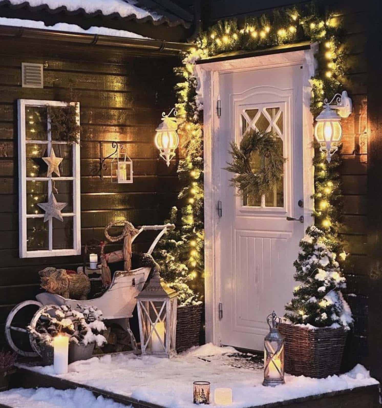 front-porch-nordic-christmas-decor-at-dusk