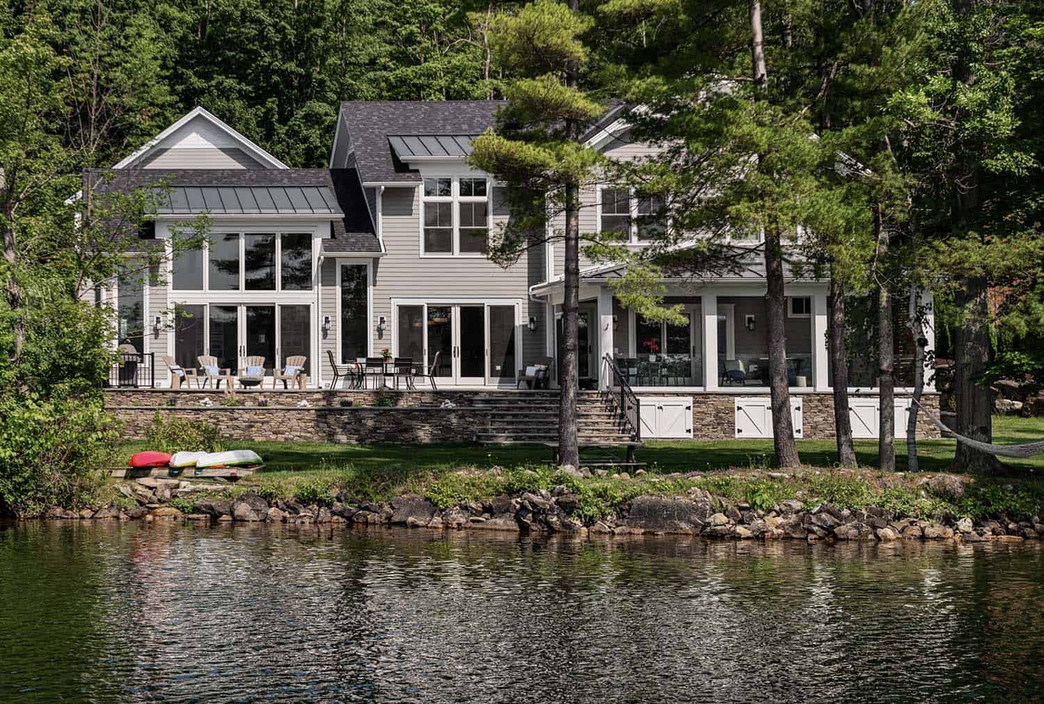 lake-house-exterior