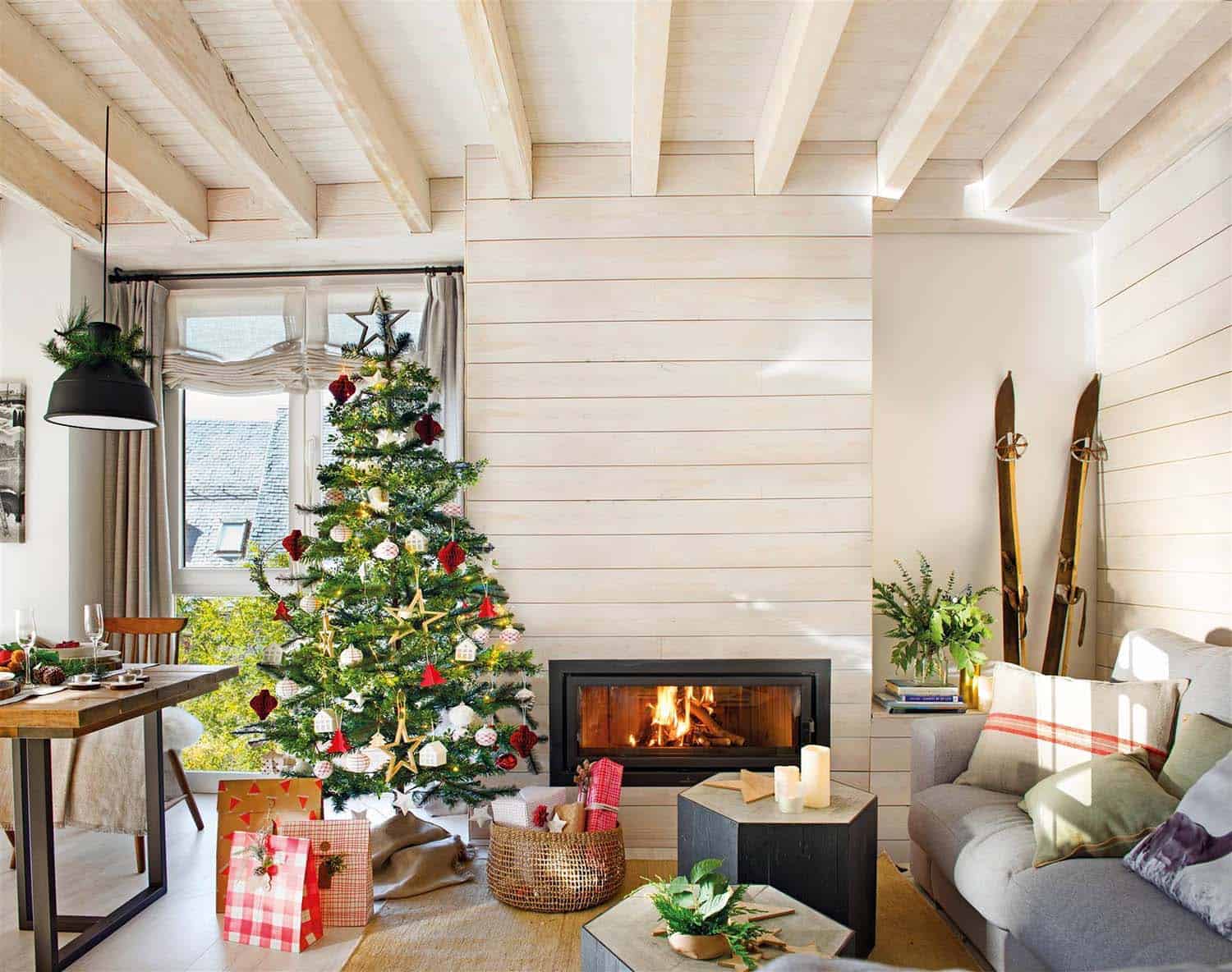 christmas-decorated-living-room-cozy-rustic-cabin