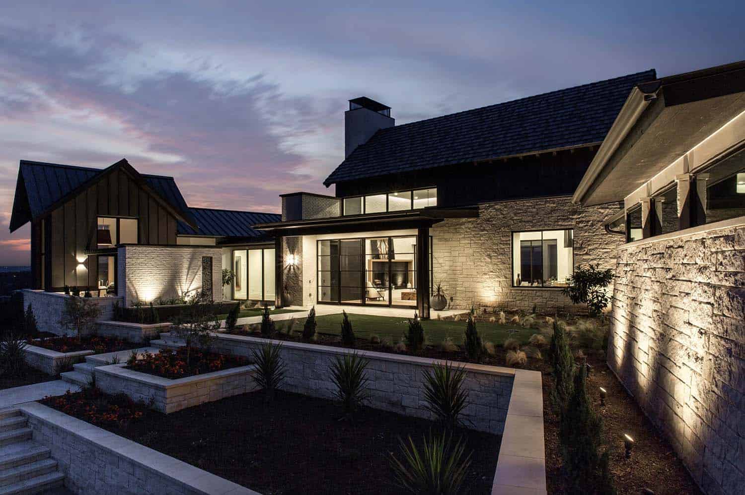 hilltop-contemporary-farmhouse-exterior-at-dusk