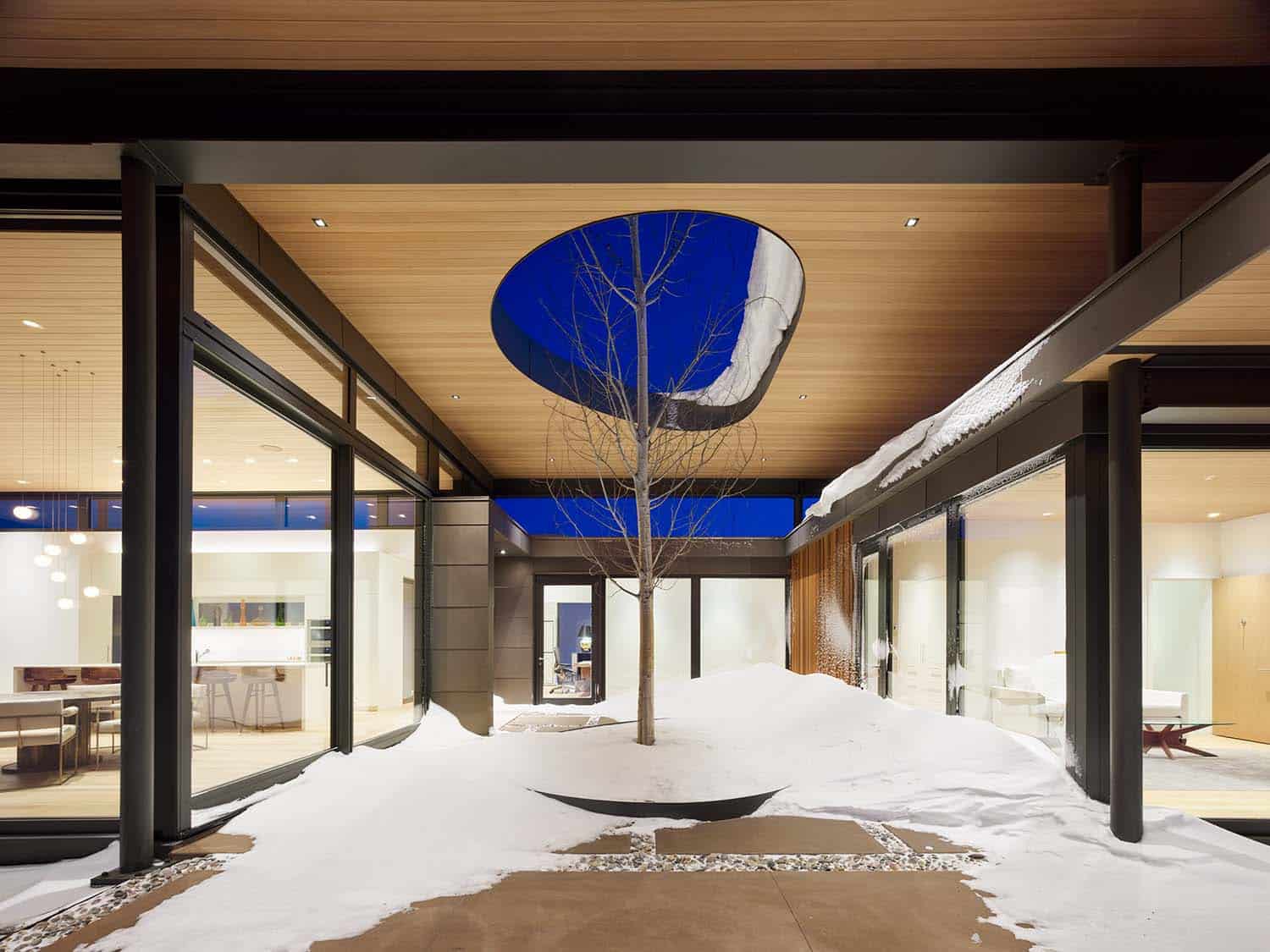 japanese-modern-courtyard-home-exterior
