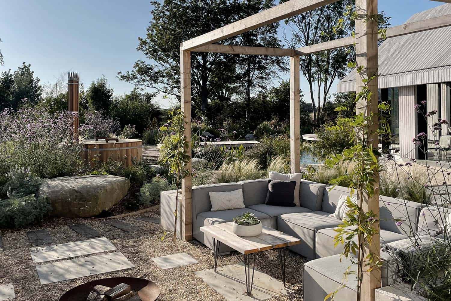 luxury-eco-home-patio