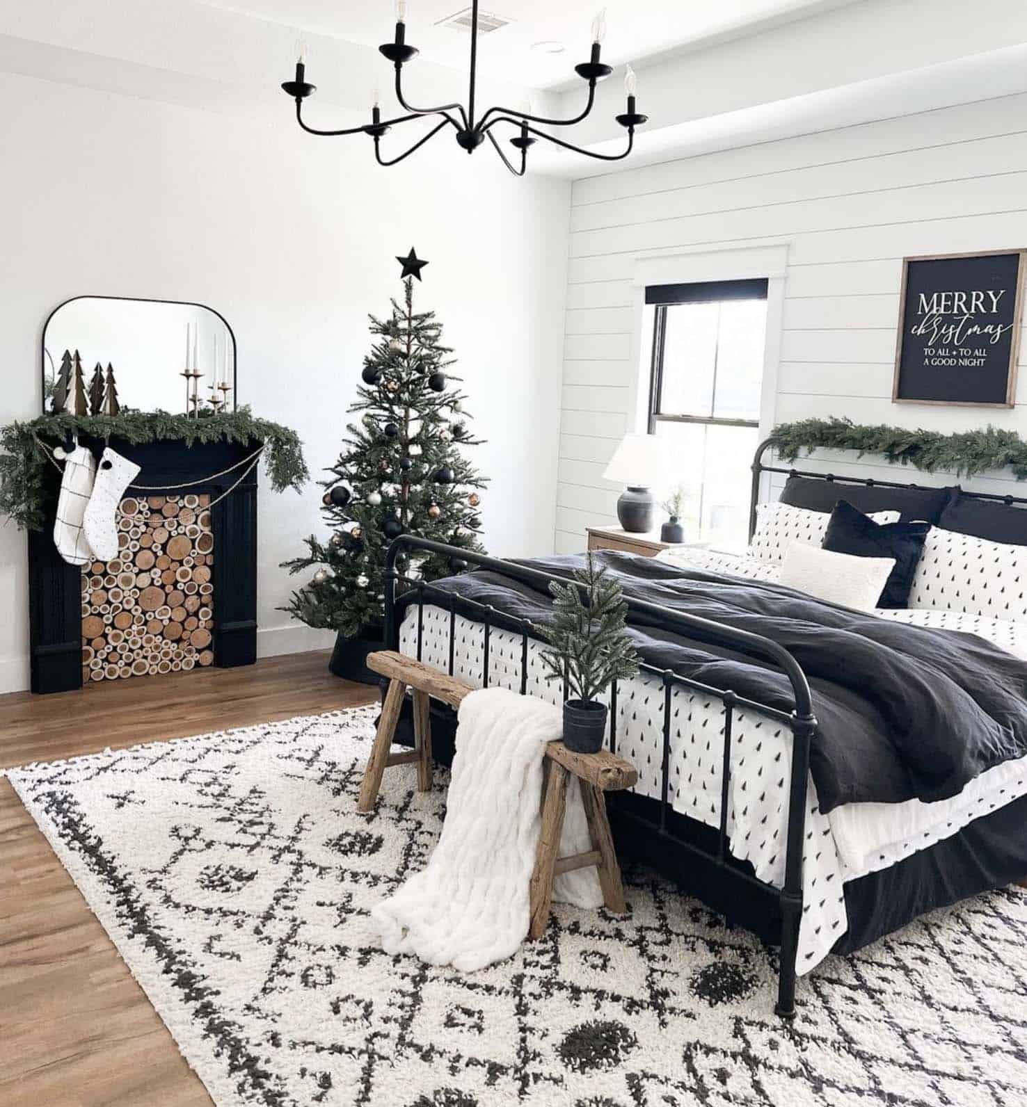 christmas-decorated-bedroom