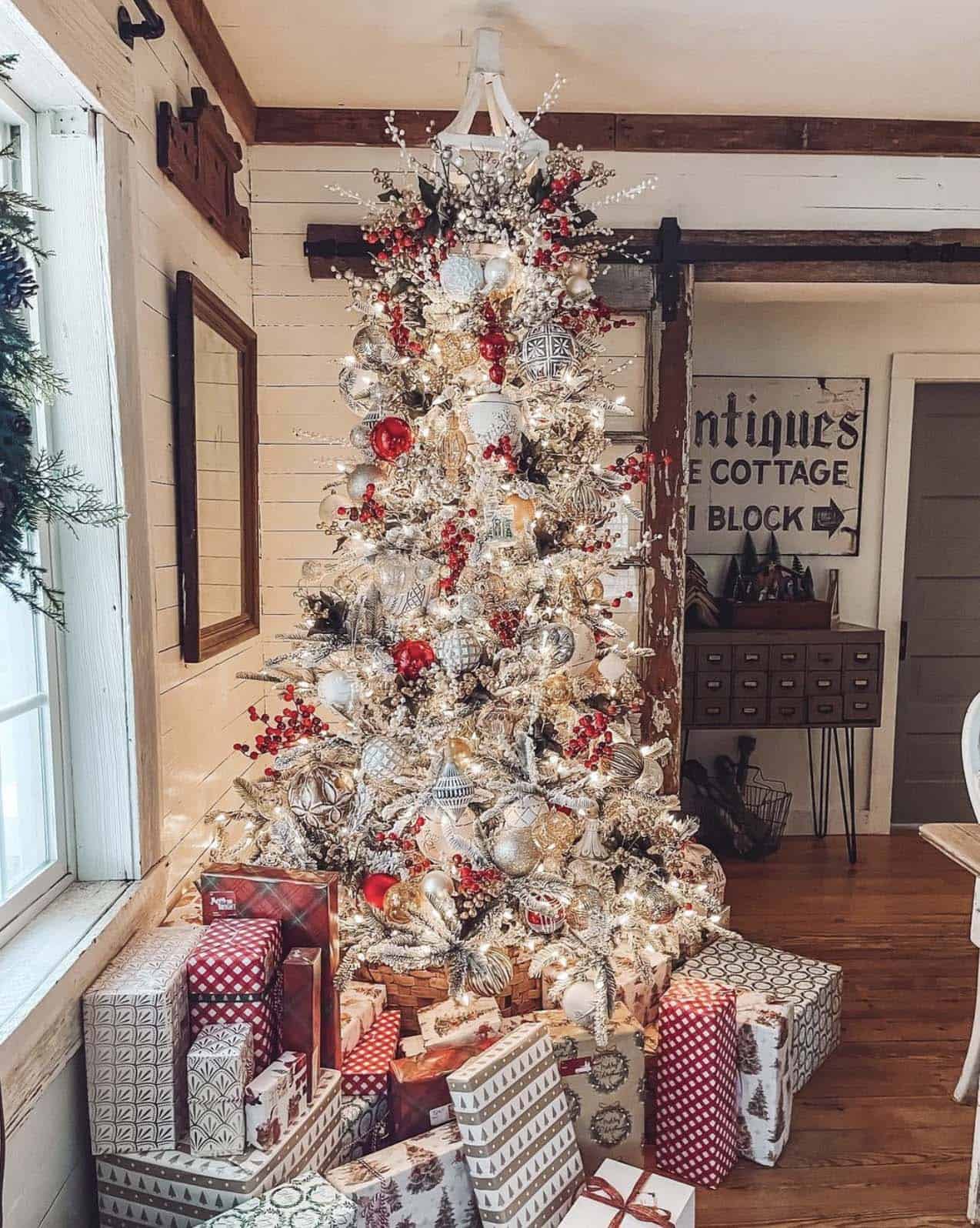 christmas-decorated-tree