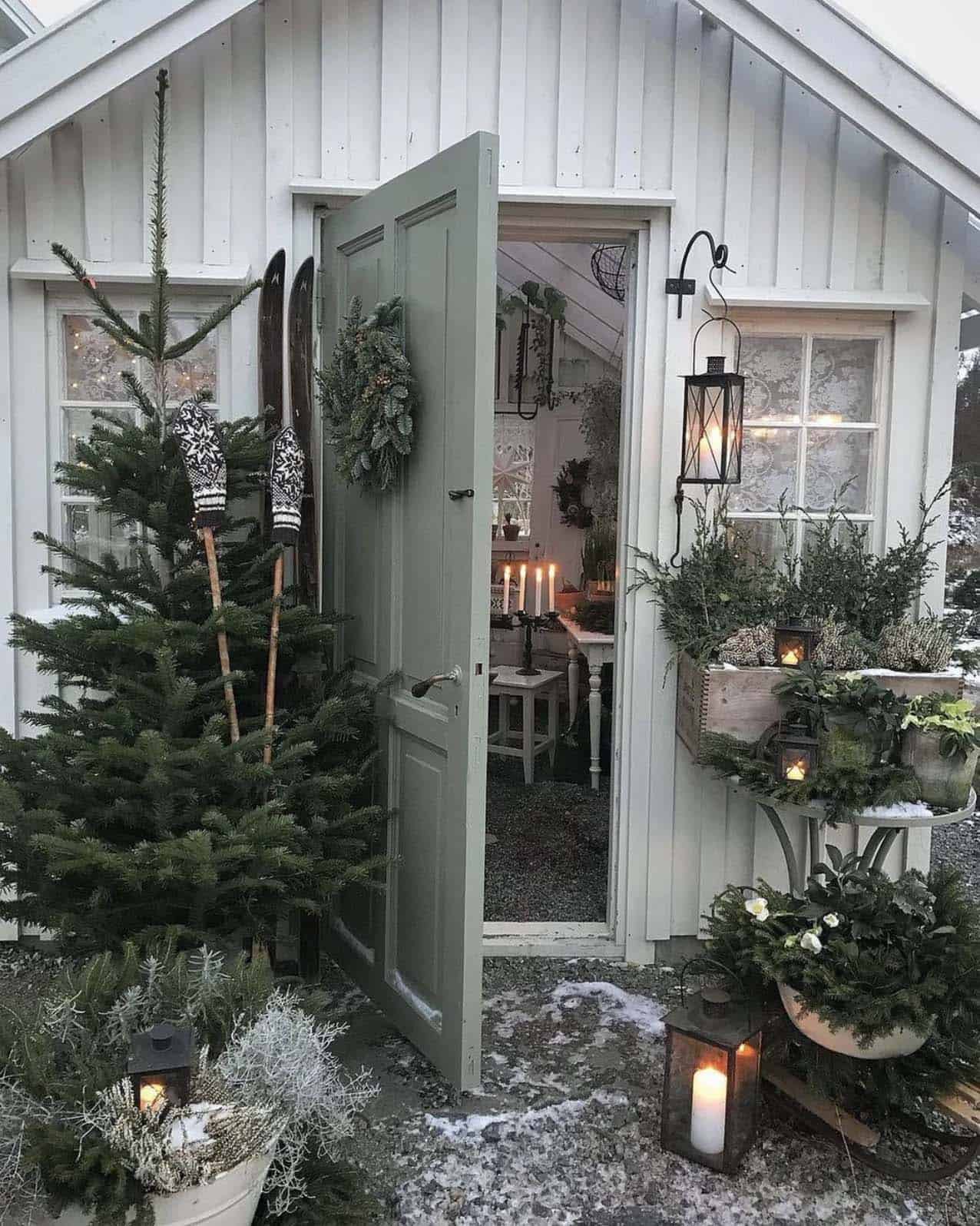 christmas-decorated-garden-shed