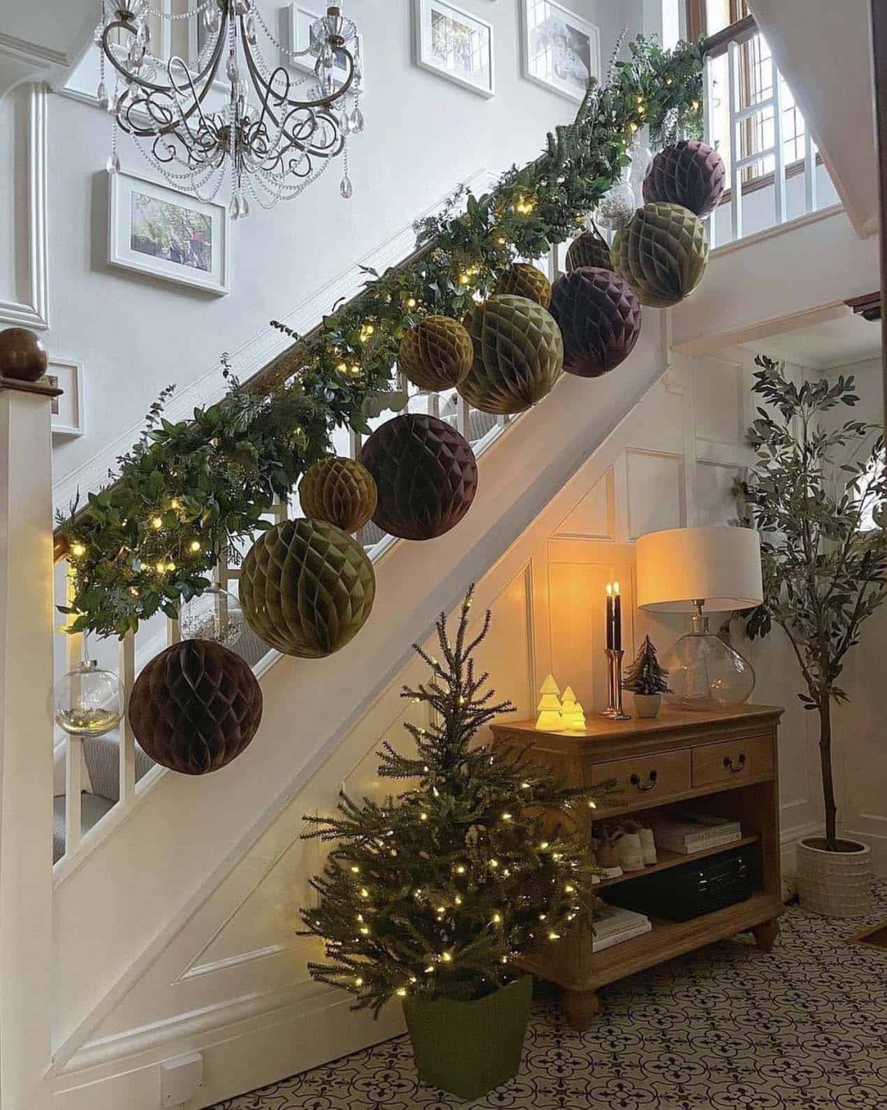 staircase-decorated-with-garland-for-christmas