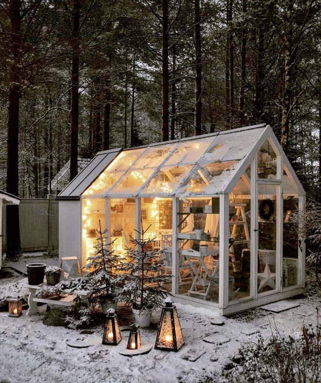 christmas-decorated-greenhouse-exterior