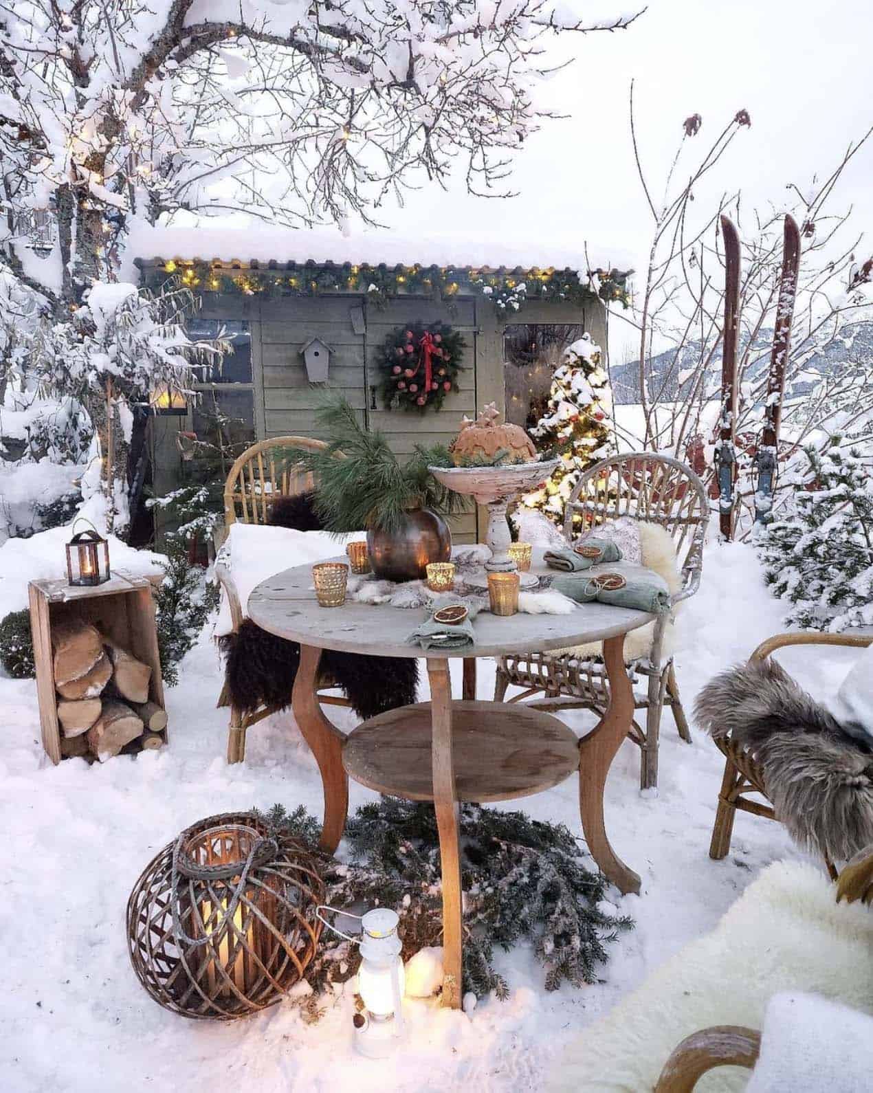 outdoor-dining-with-snow