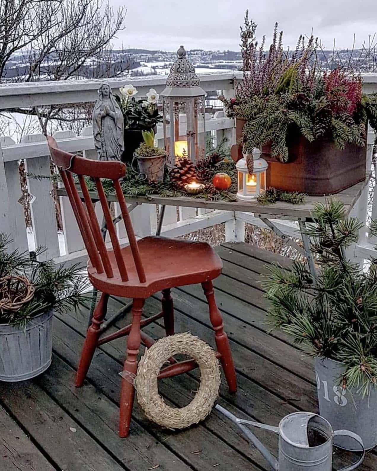 christmas-decorated-veranda