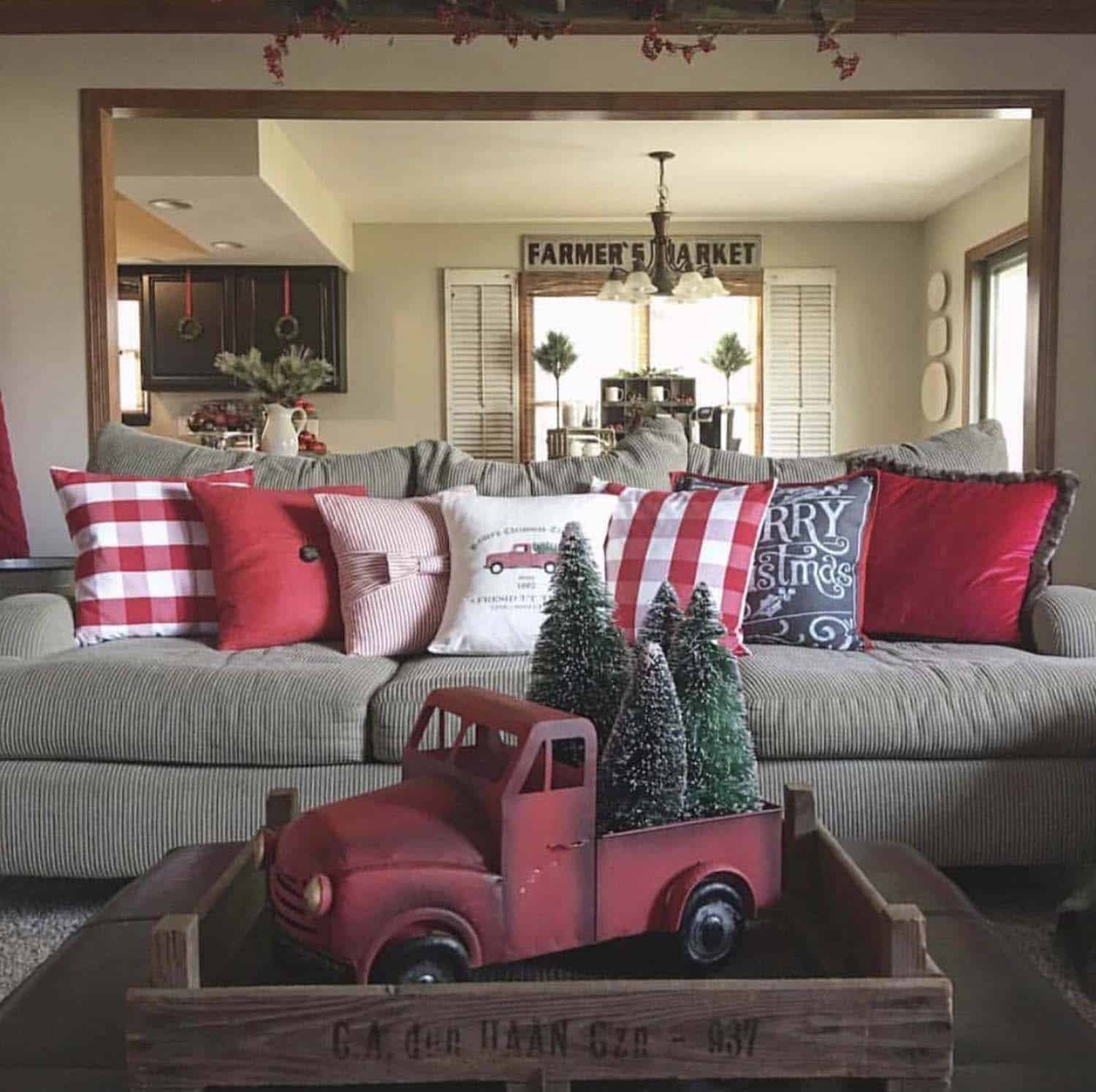 red-truck-christmas-decoration-in-rustic-farmhouse-living-room