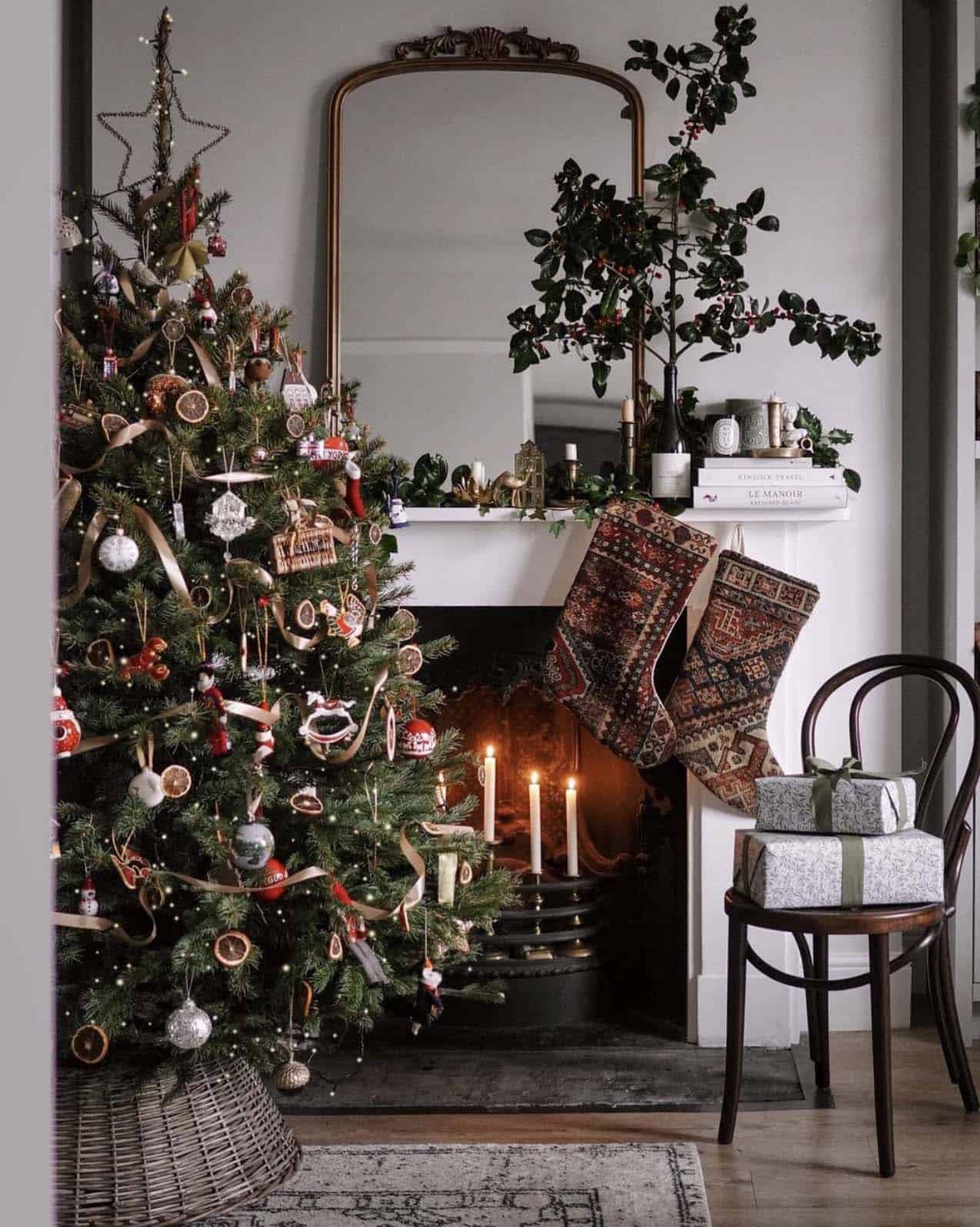 fireplace-with-stockings-and-a-christmas-tree