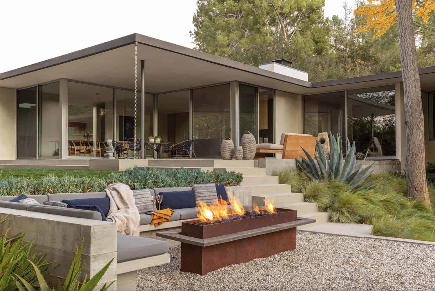mid-century-home-patio-with-a-fire-pit