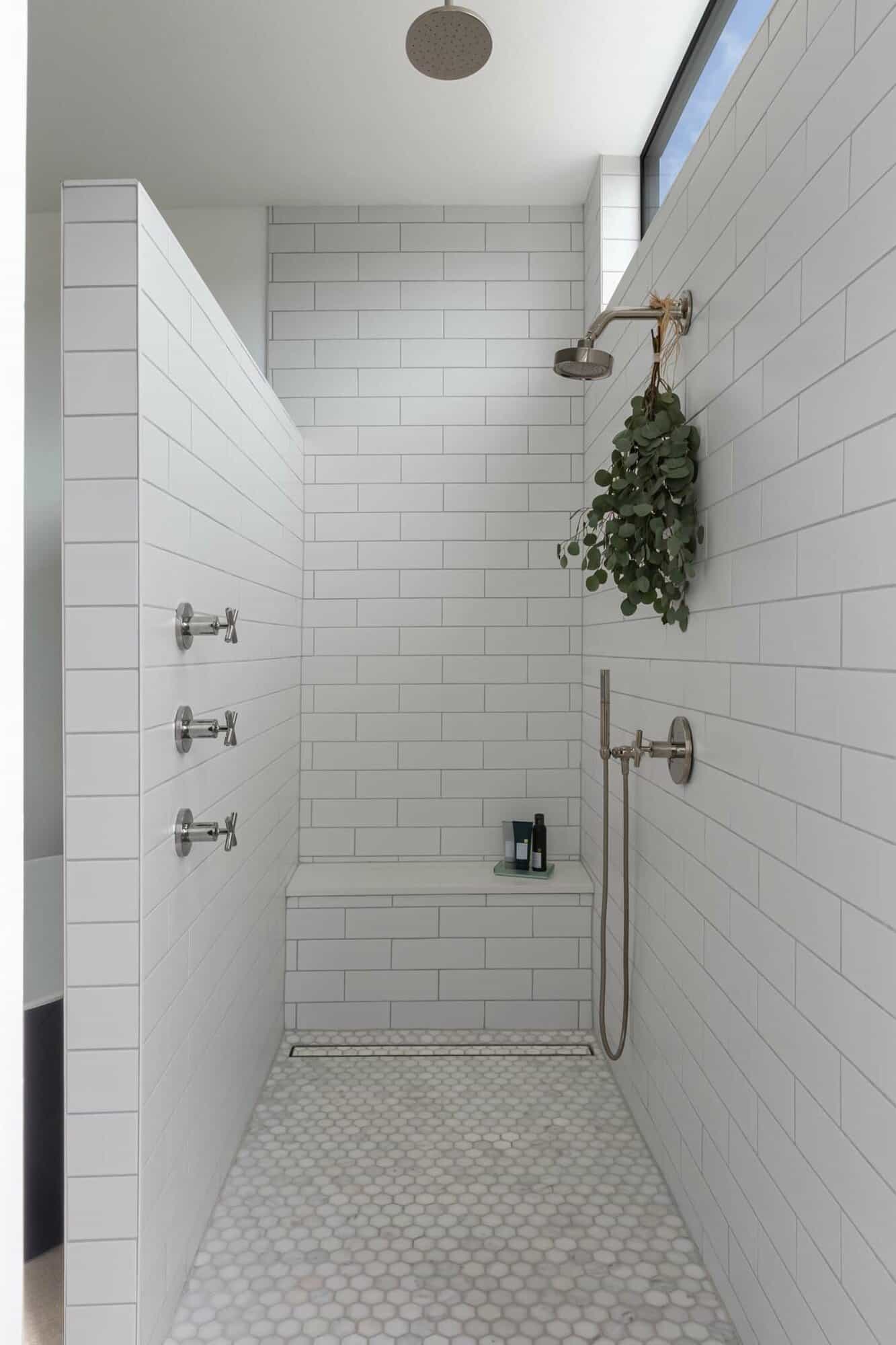 scandinavian-farmhouse-bathroom-shower