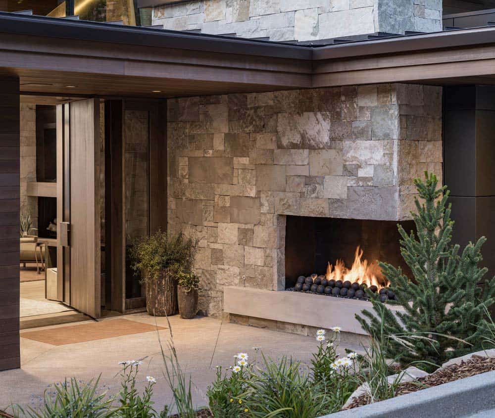 mountain-modern-home-entry-with-a-fireplace
