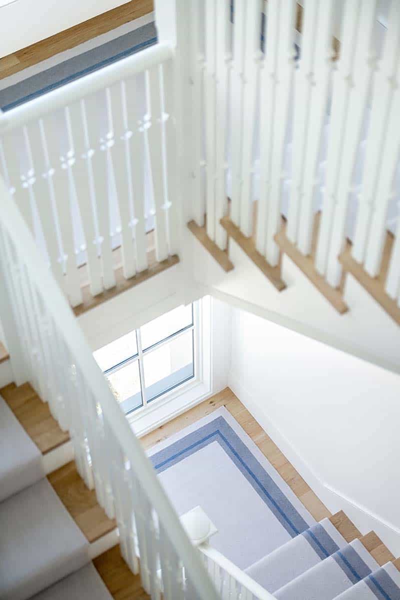 modern-scandinavian-style-staircase