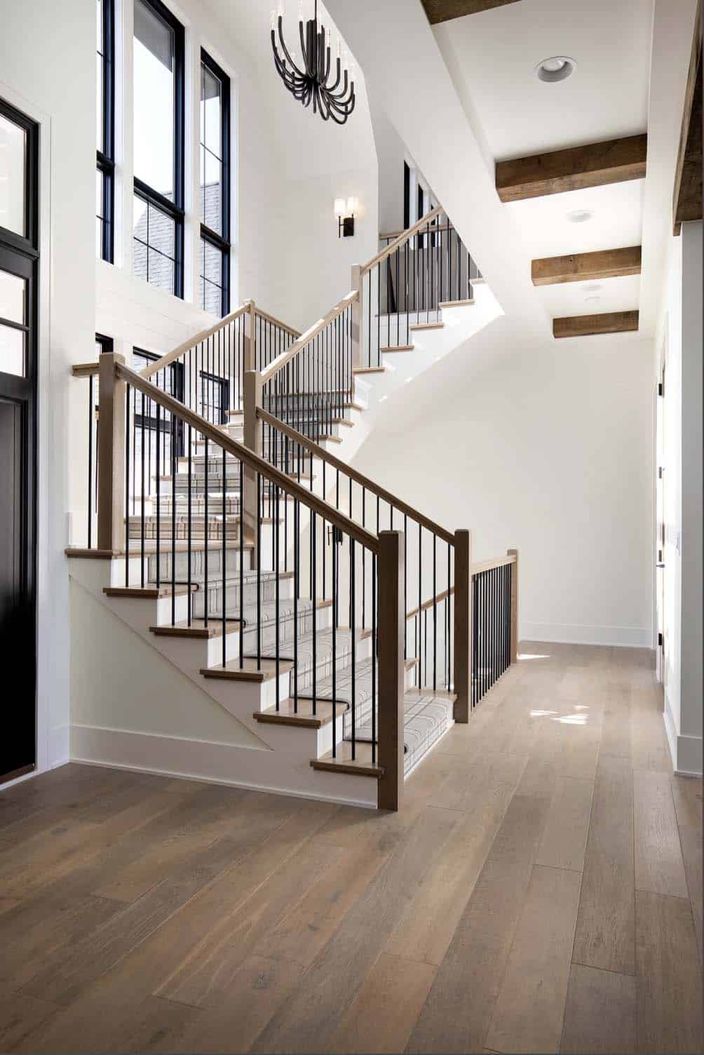 transitional-farmhouse-style-staircase