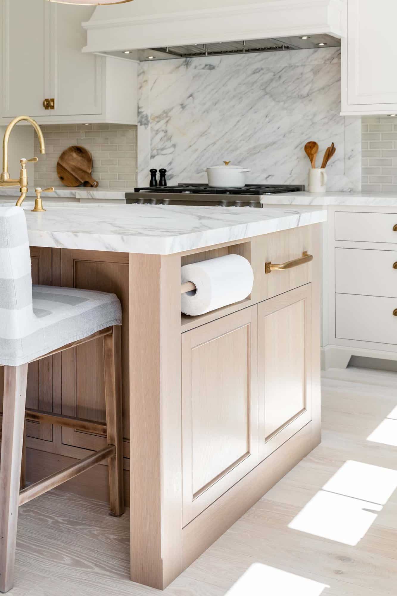 coastal-style-kitchen-paper-towel-holder-in-cabinet