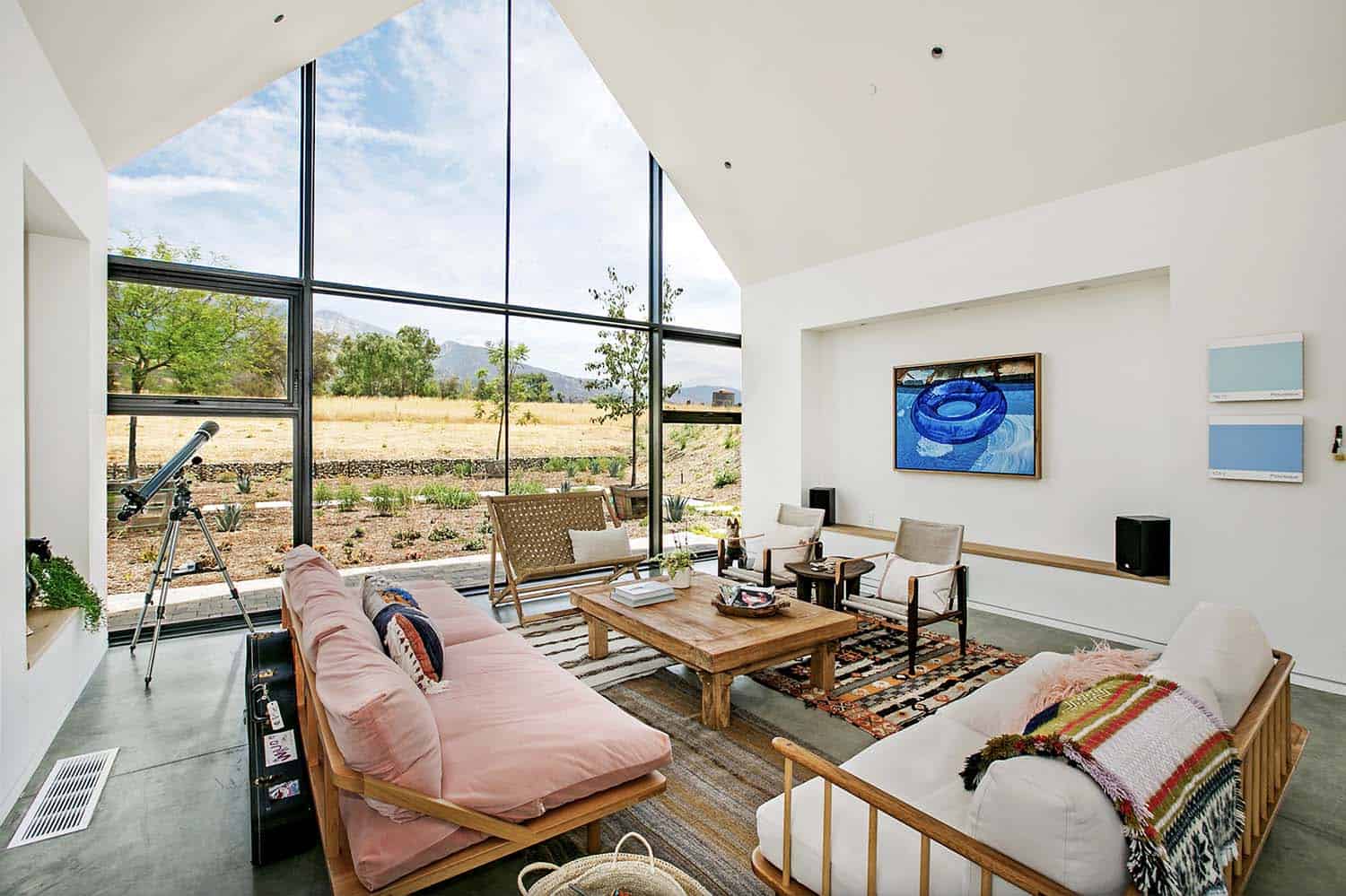 farmhouse-style-living-room