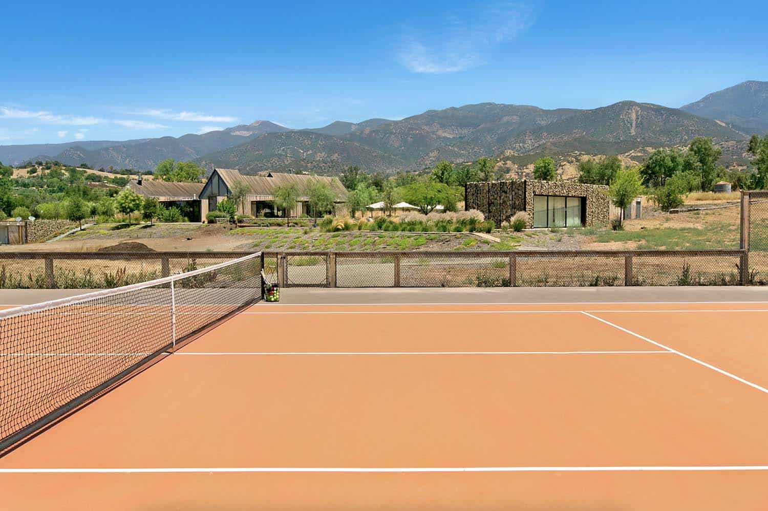 farmhouse-tennis-court