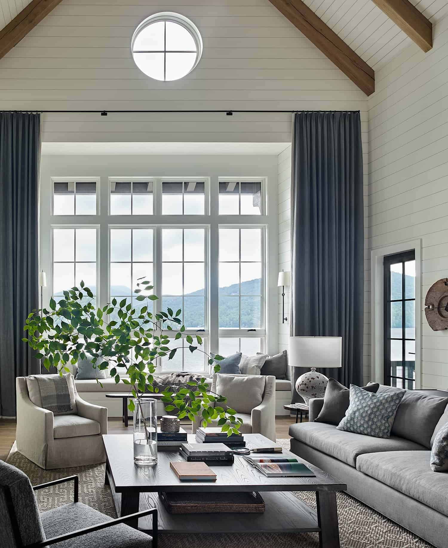 lakefront-living-room