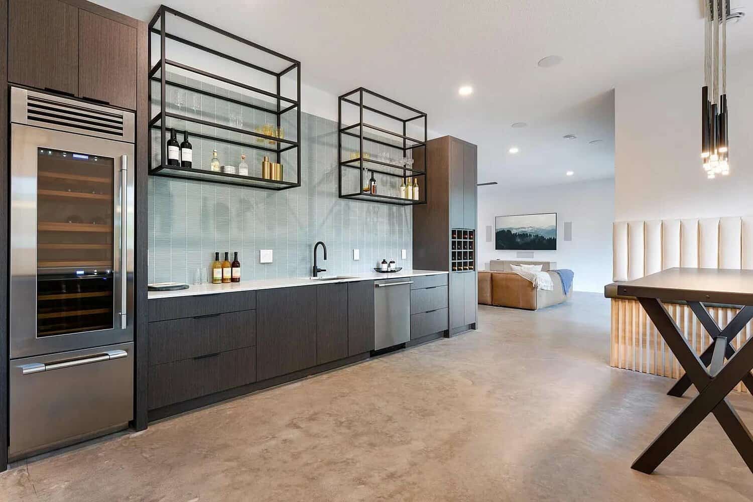 modern-basement-level-home-bar
