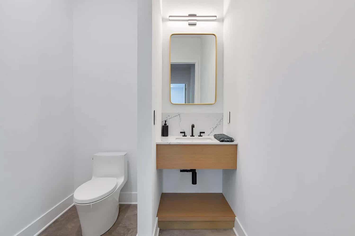 modern-basement-level-bathroom