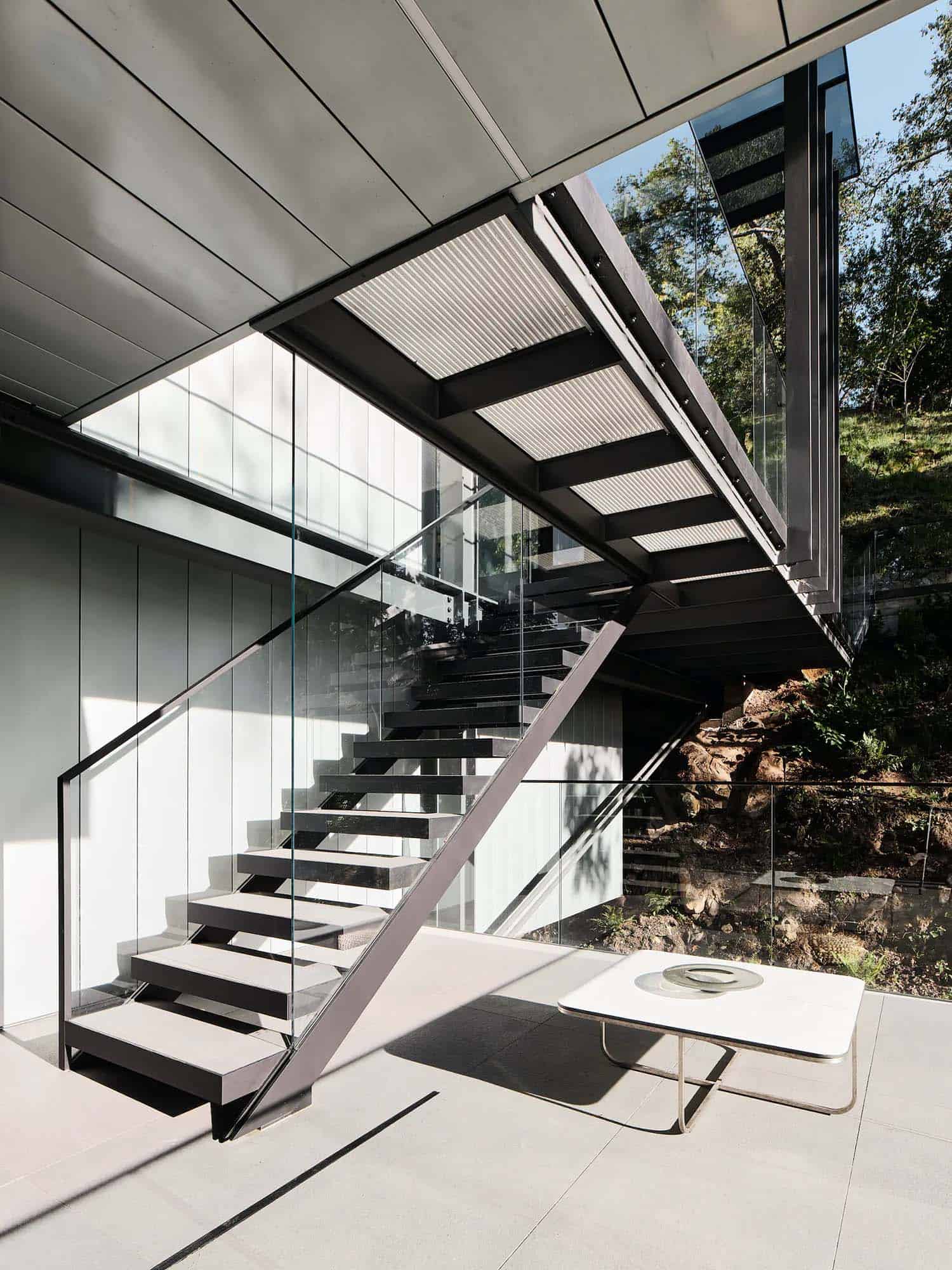 modern-house-exterior-staircase-access
