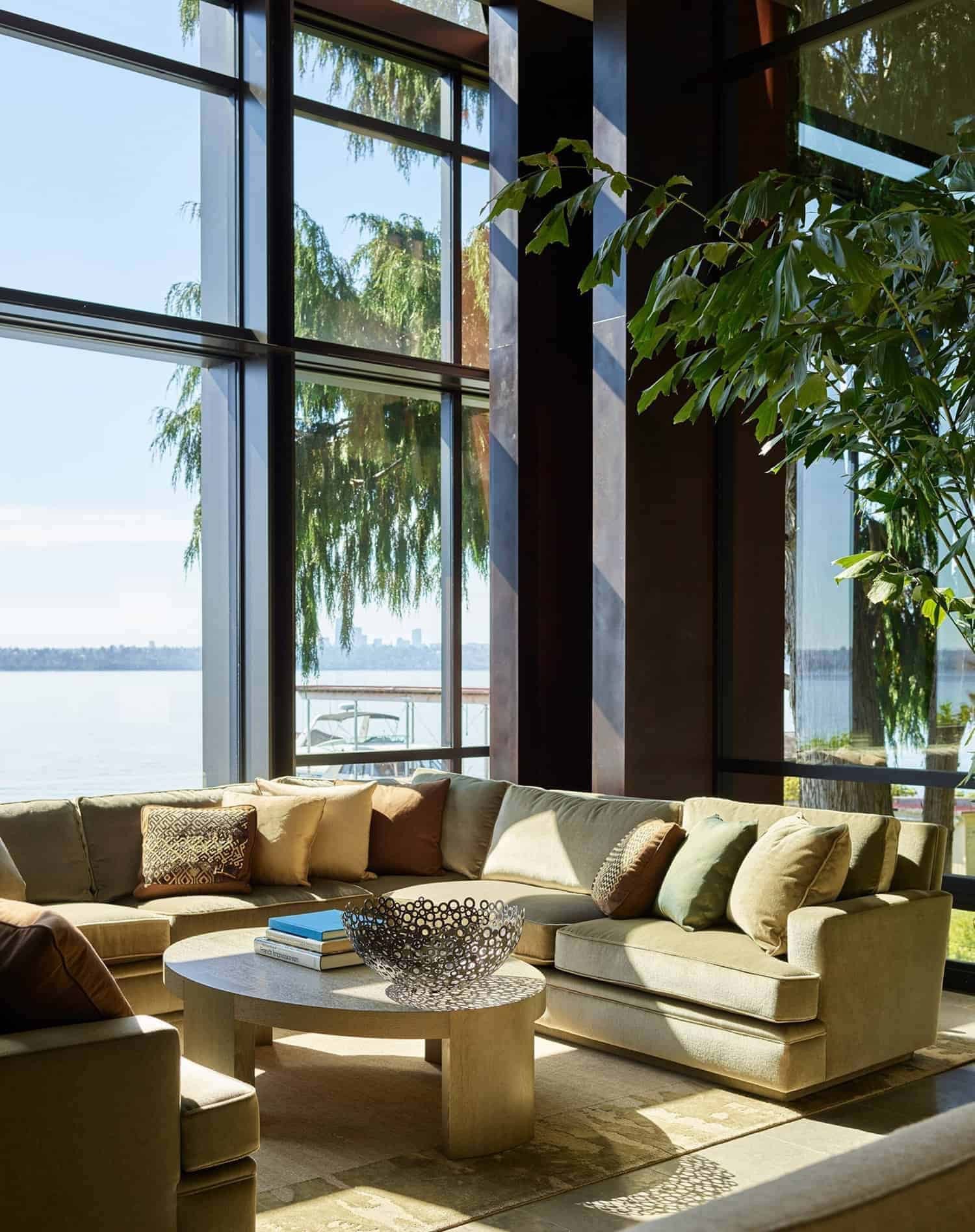 modern-lakeside-living-room