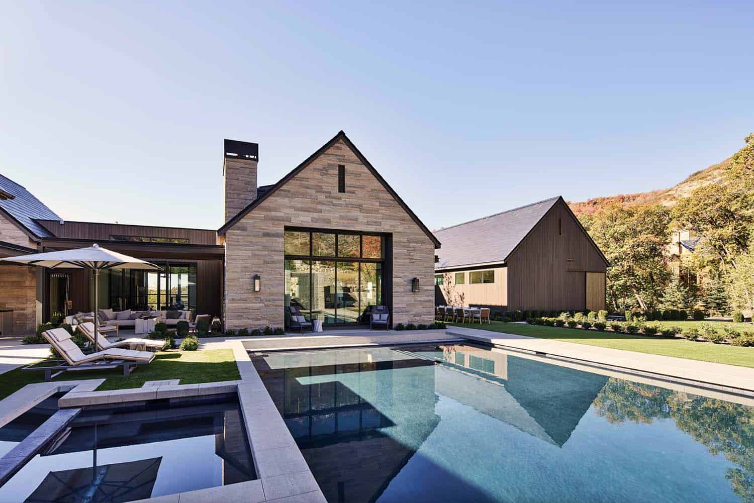 mountain-modern-home-pool