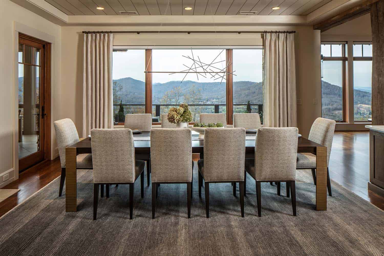 mountain-modern-dining room