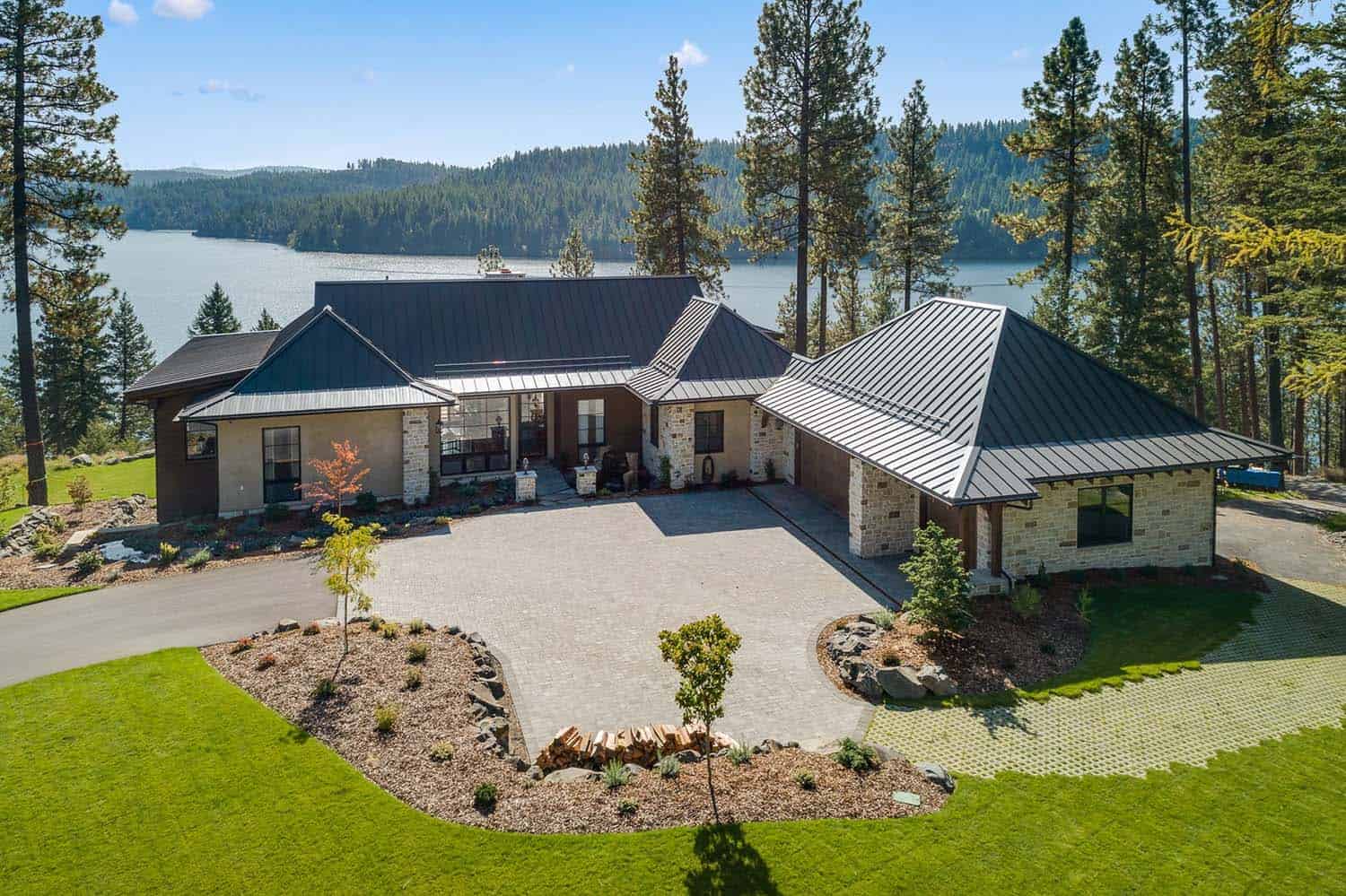 modern-mountain-lake-house-exterior