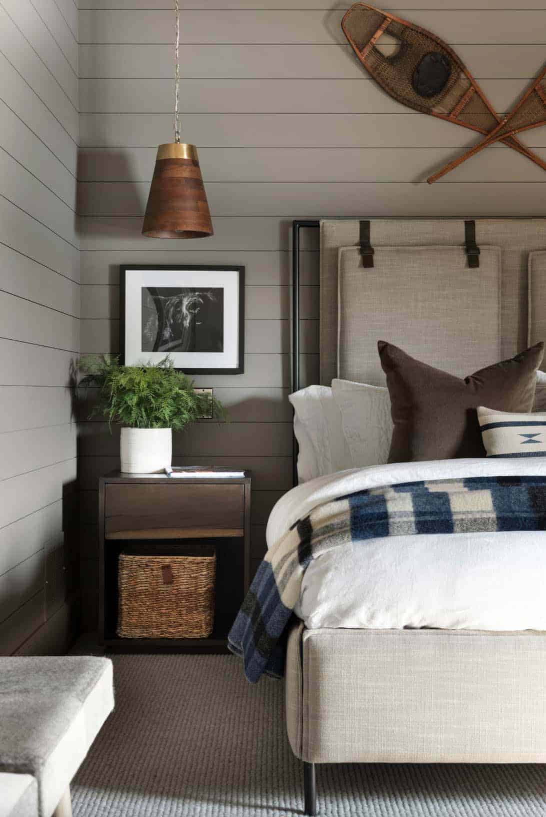 modern-rustic-lakeside-cabin-bedroom-retreat