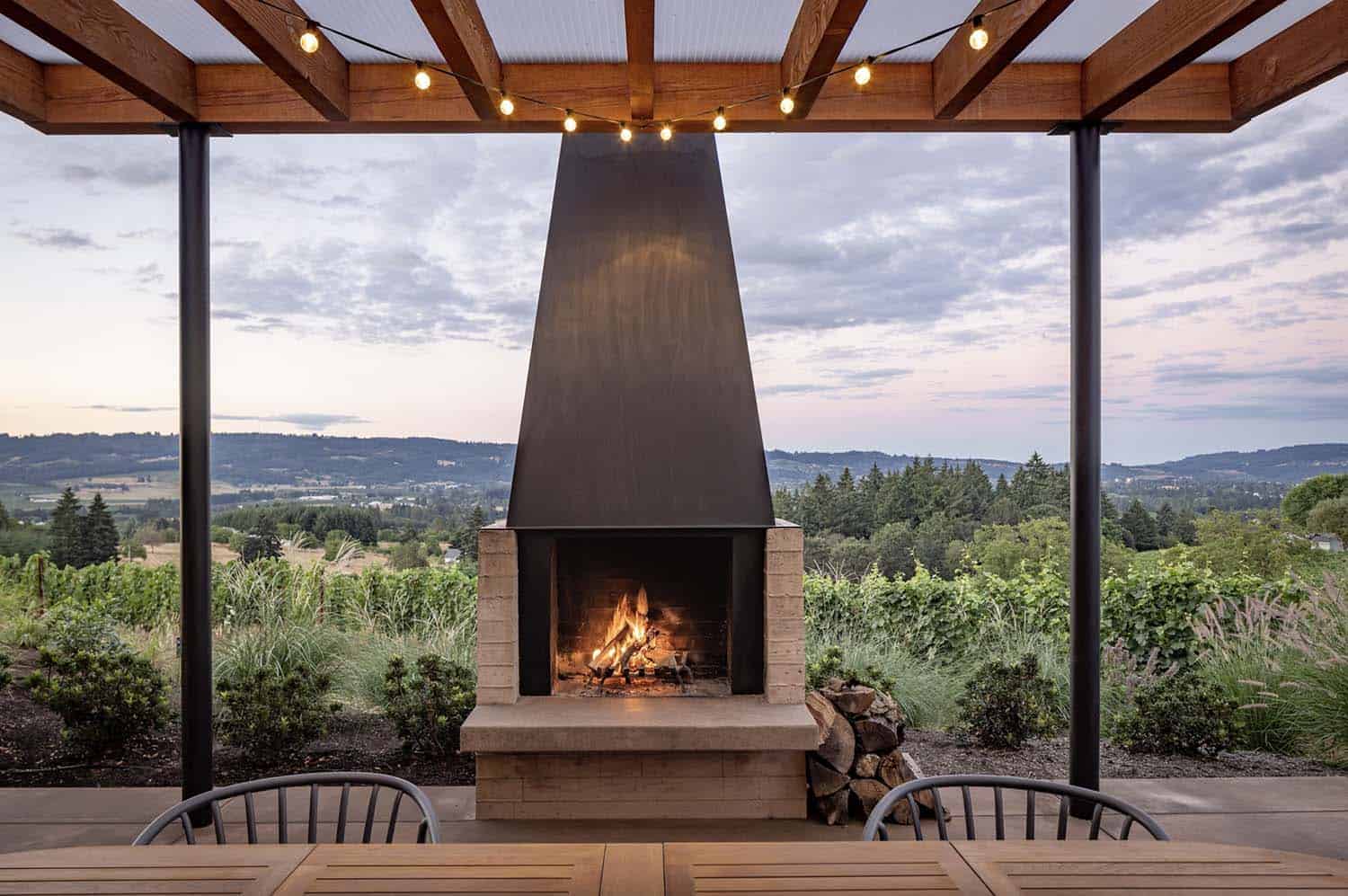 modern-vineyard-home-patio-with-an-outdoor-fireplace