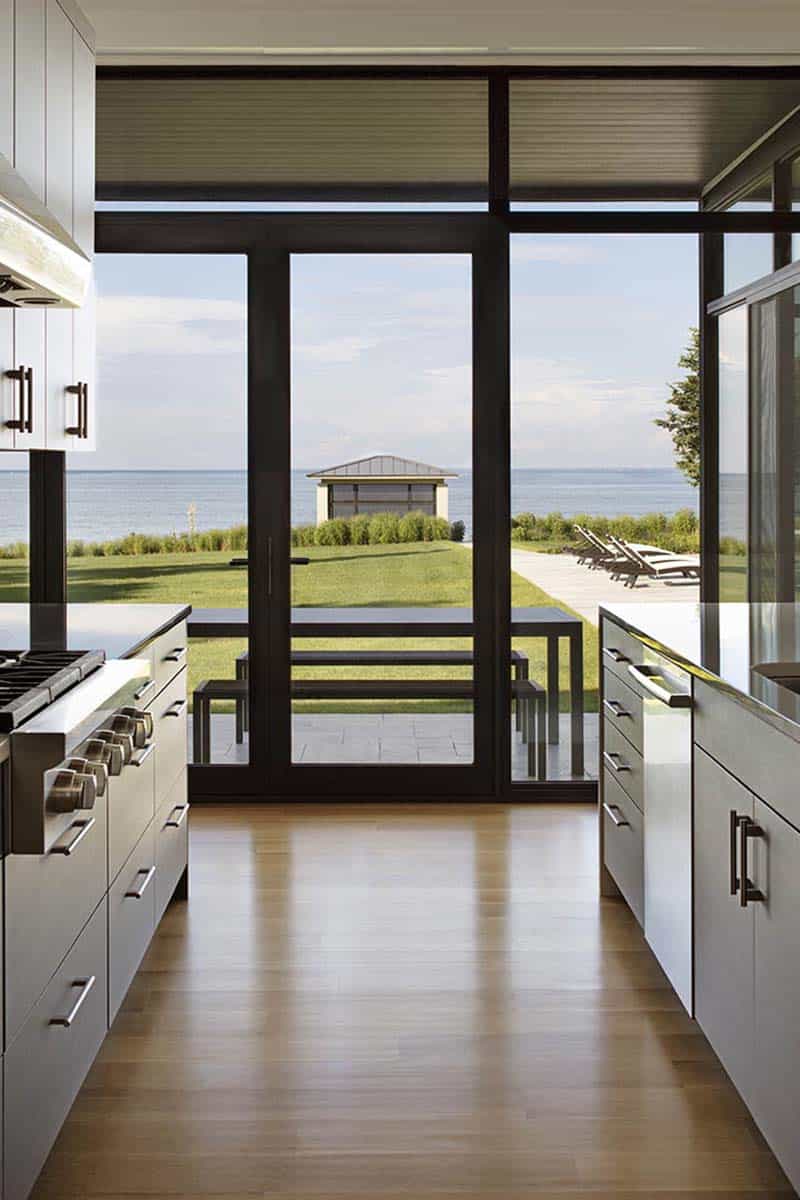 contemporary-kitchen-view-to-the-chesapeake-bay