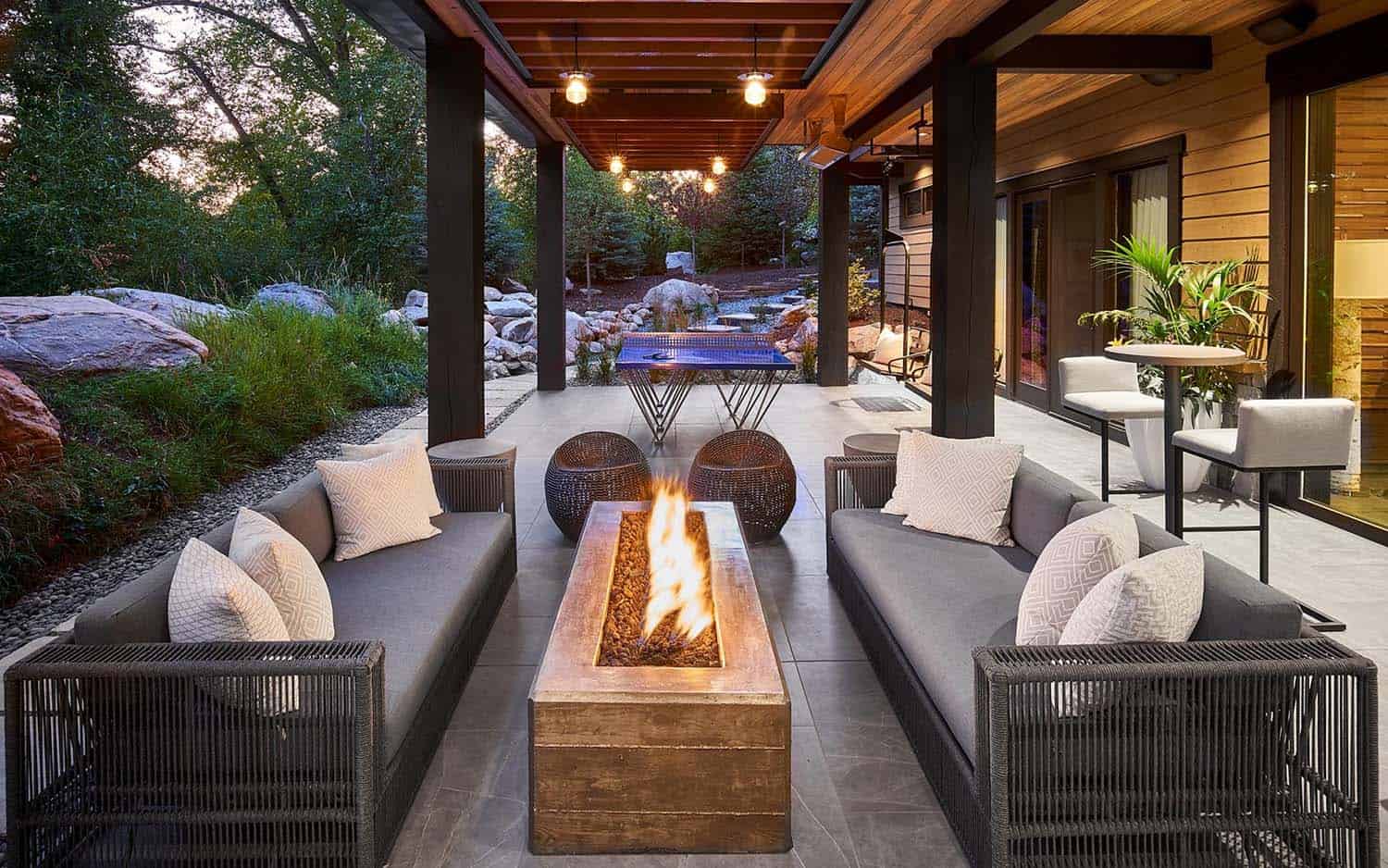 mountain-contemporary-home-covered-patio