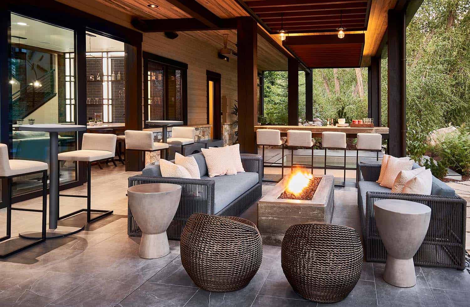 mountain-contemporary-home-covered-patio