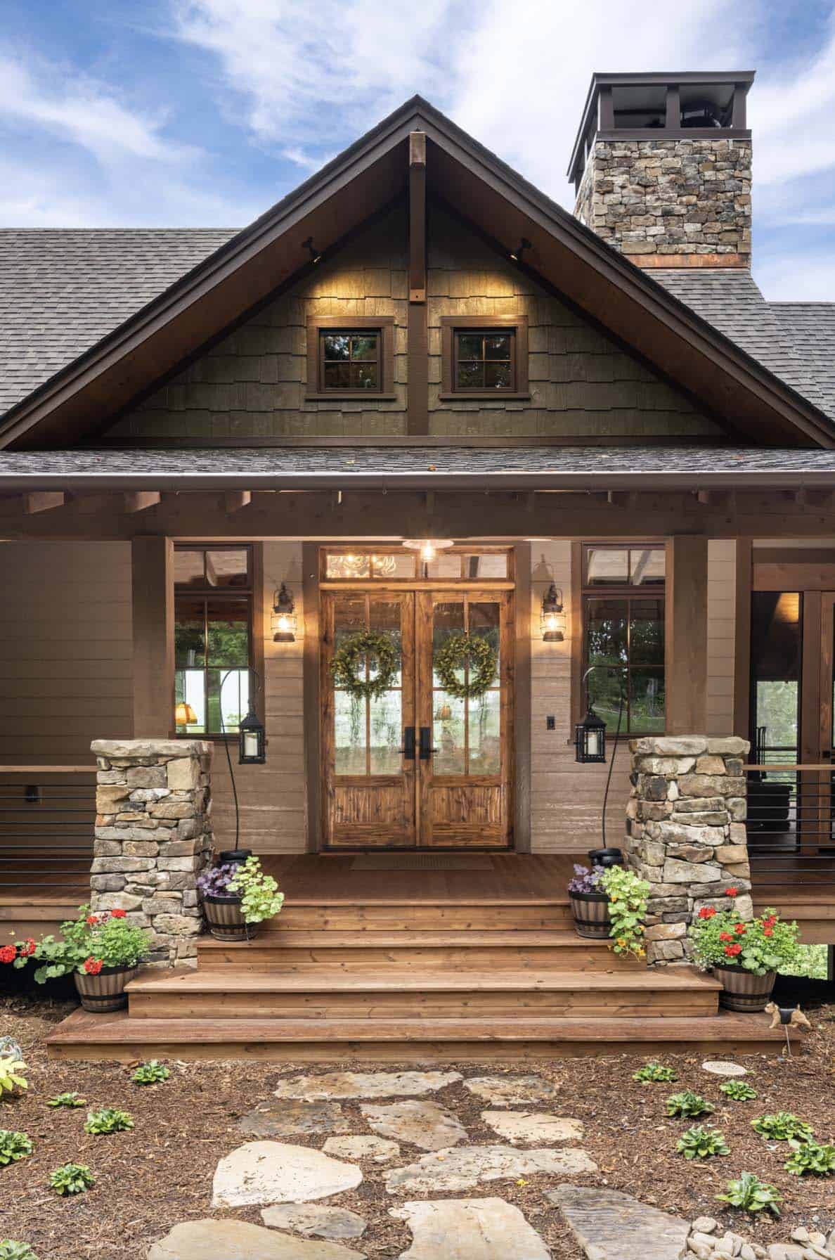 rustic-mountain-lodge-home-entry