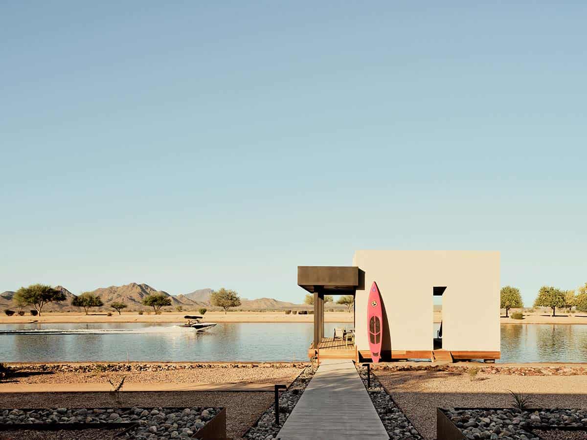 modern-desert-lake-house-walkway-to-boat-house