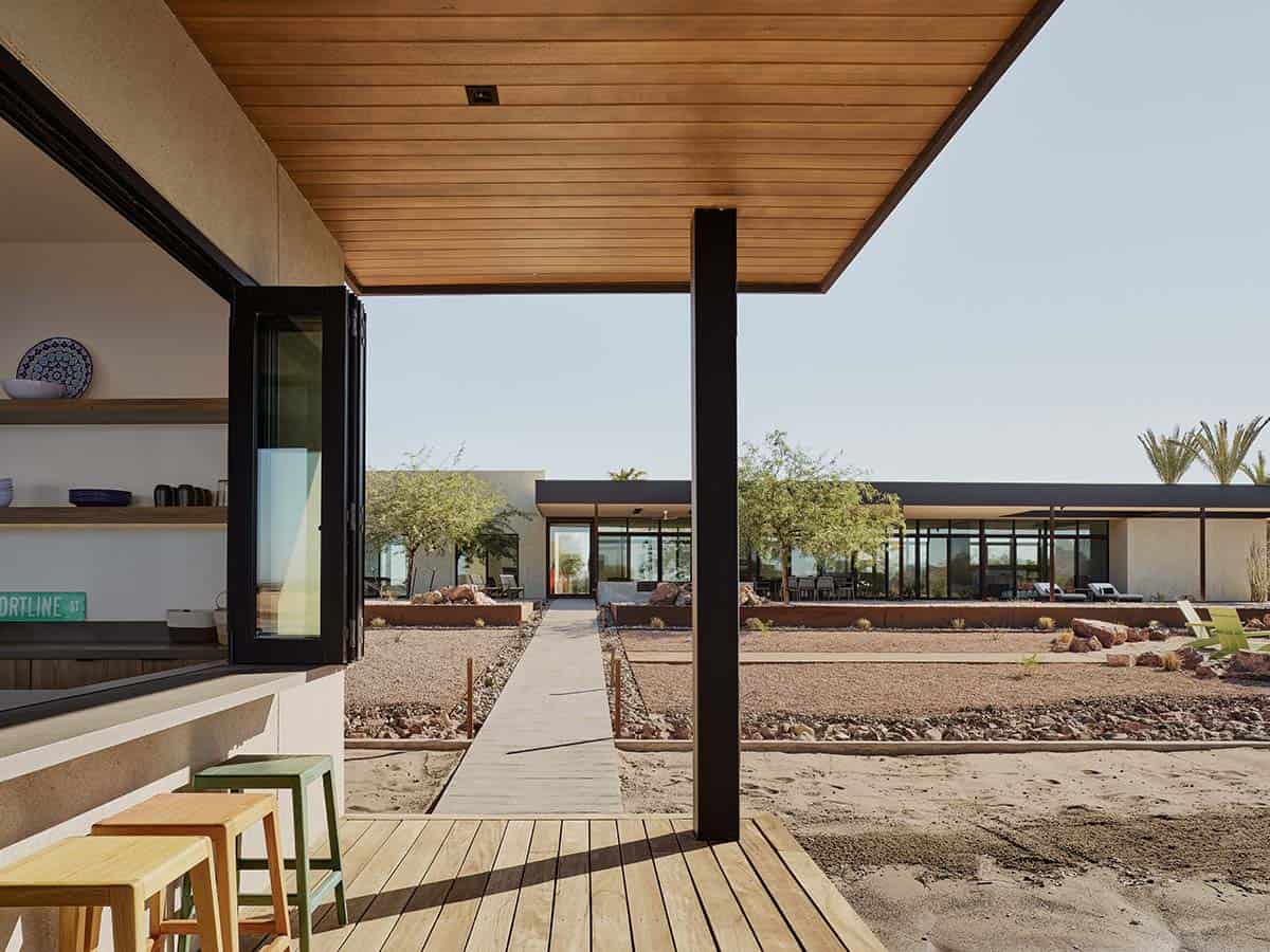 modern-desert-boat-house-deck