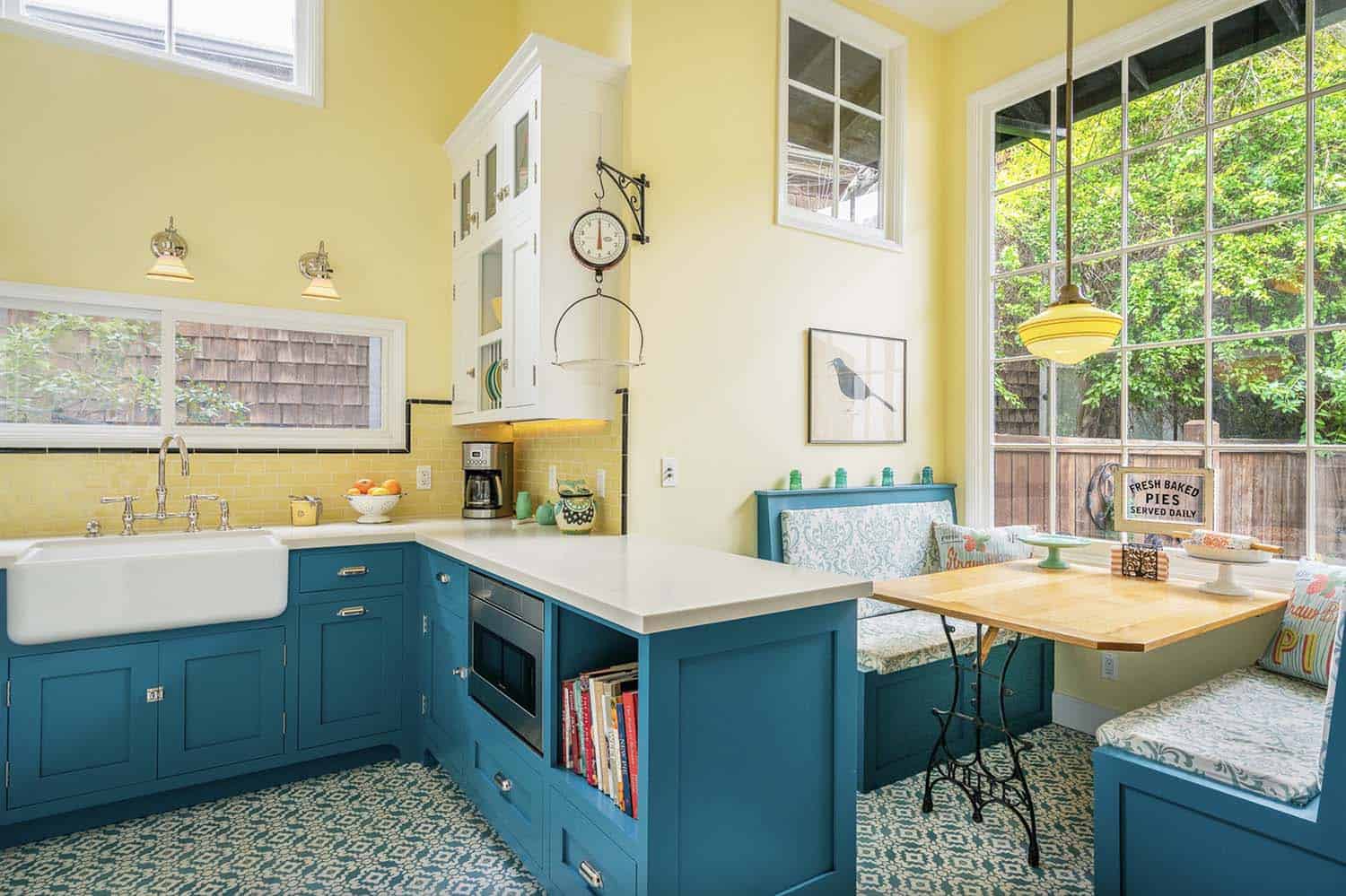 functional-kitchen-with-pops-of-color