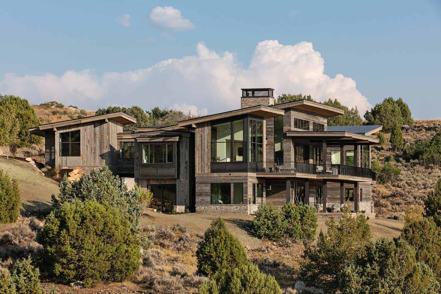 mid-century-modern-mountain-home-exterior