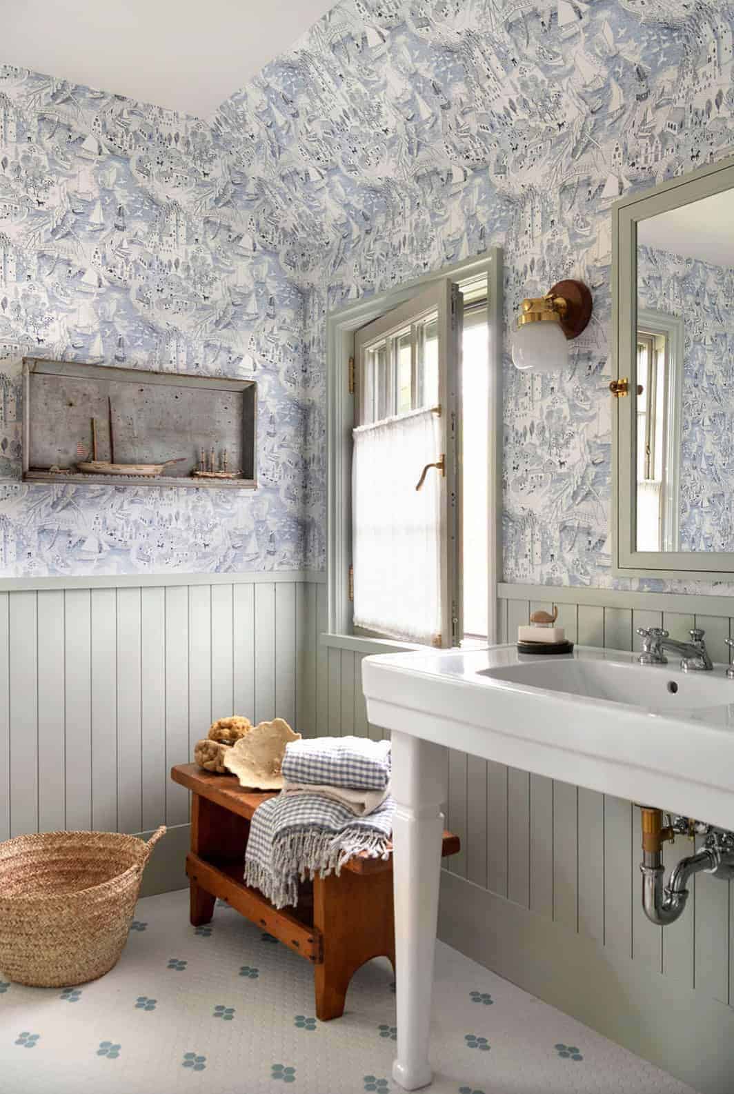 modern-european-cottage-style-bathroom