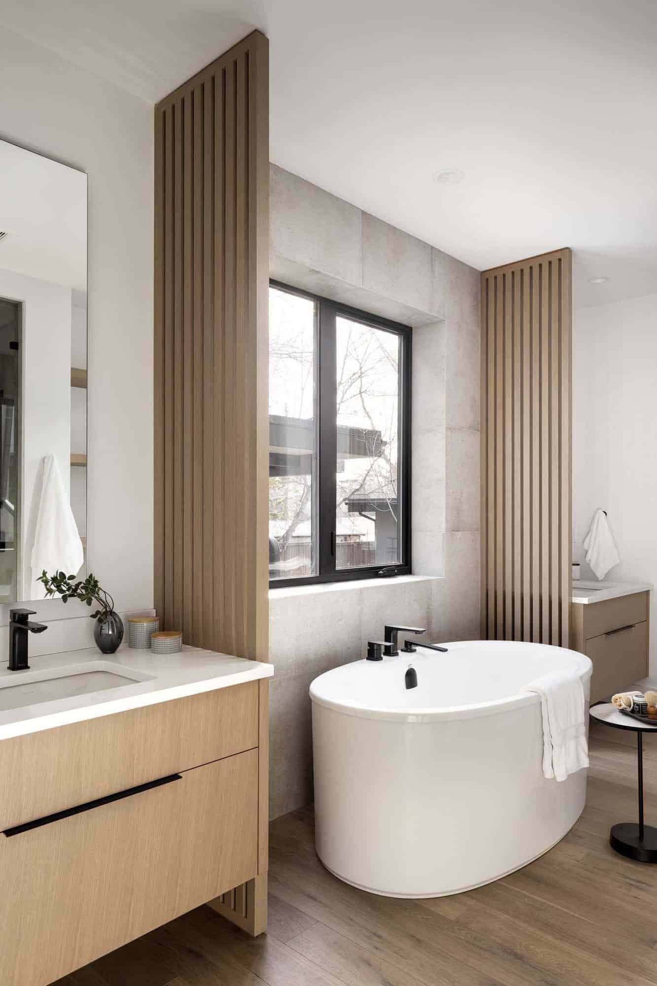 modern-bathroom-with-a-freestanding-tub