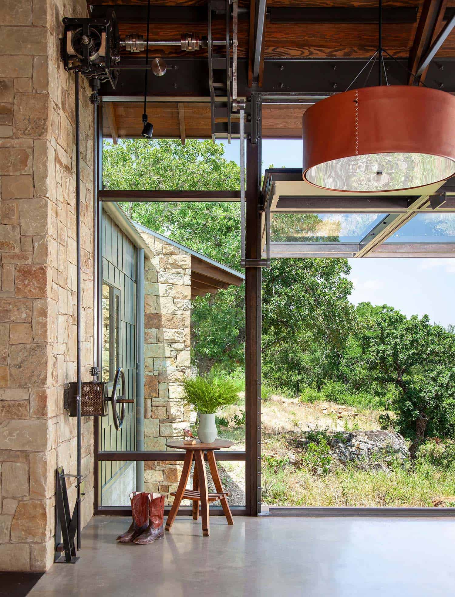 modern-rustic-ranch-house-pulley-window