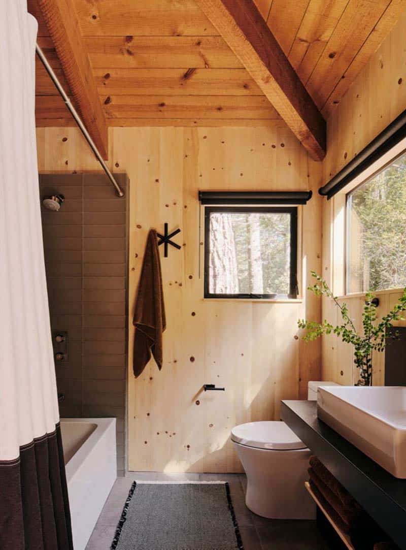 modern-cabin-ensuite-bath