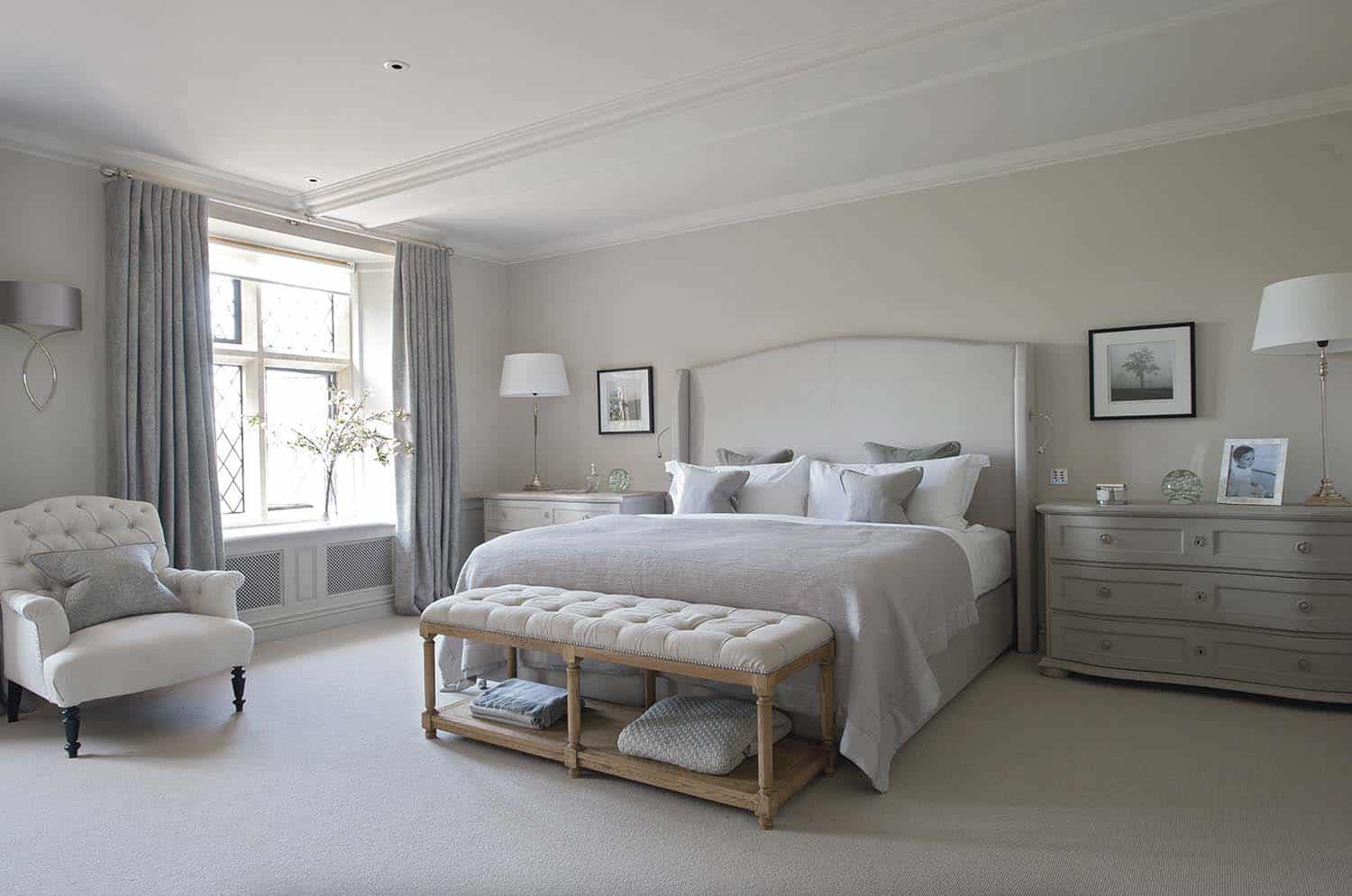 elegant-gray-bedroom-design-scheme