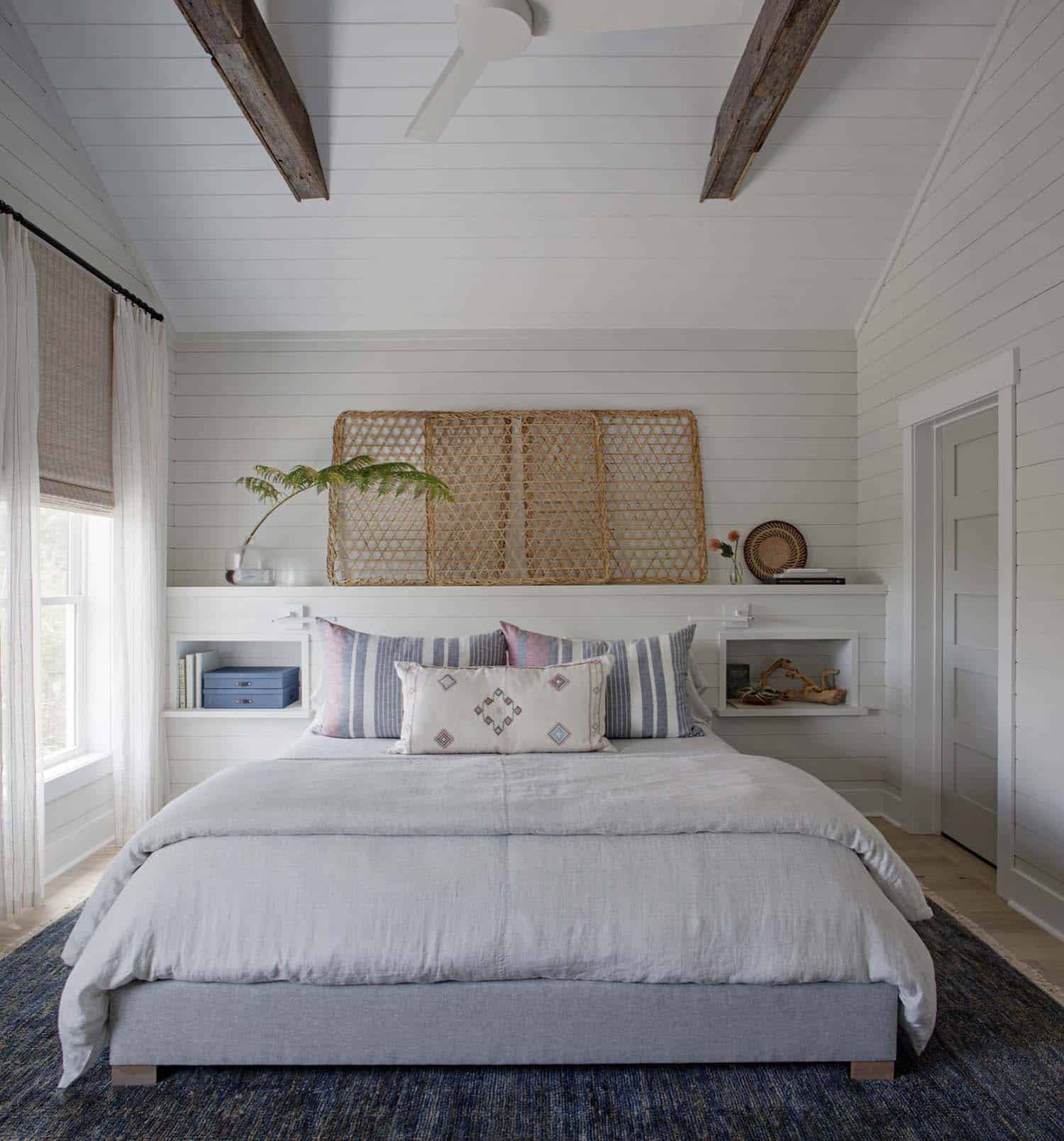 beach-chic-gray-bedroom-design-scheme