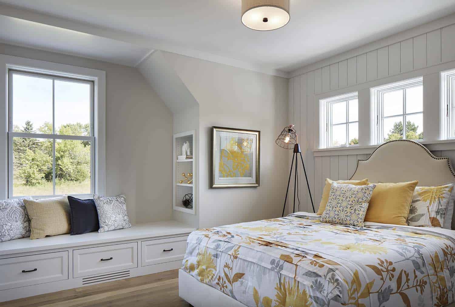 modern-farmhouse-inspired-gray-bedroom-design-scheme