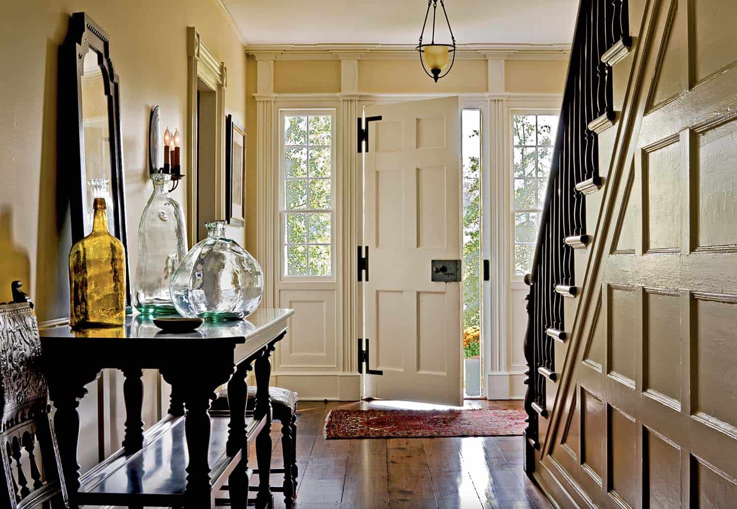 country-style-home-entryway